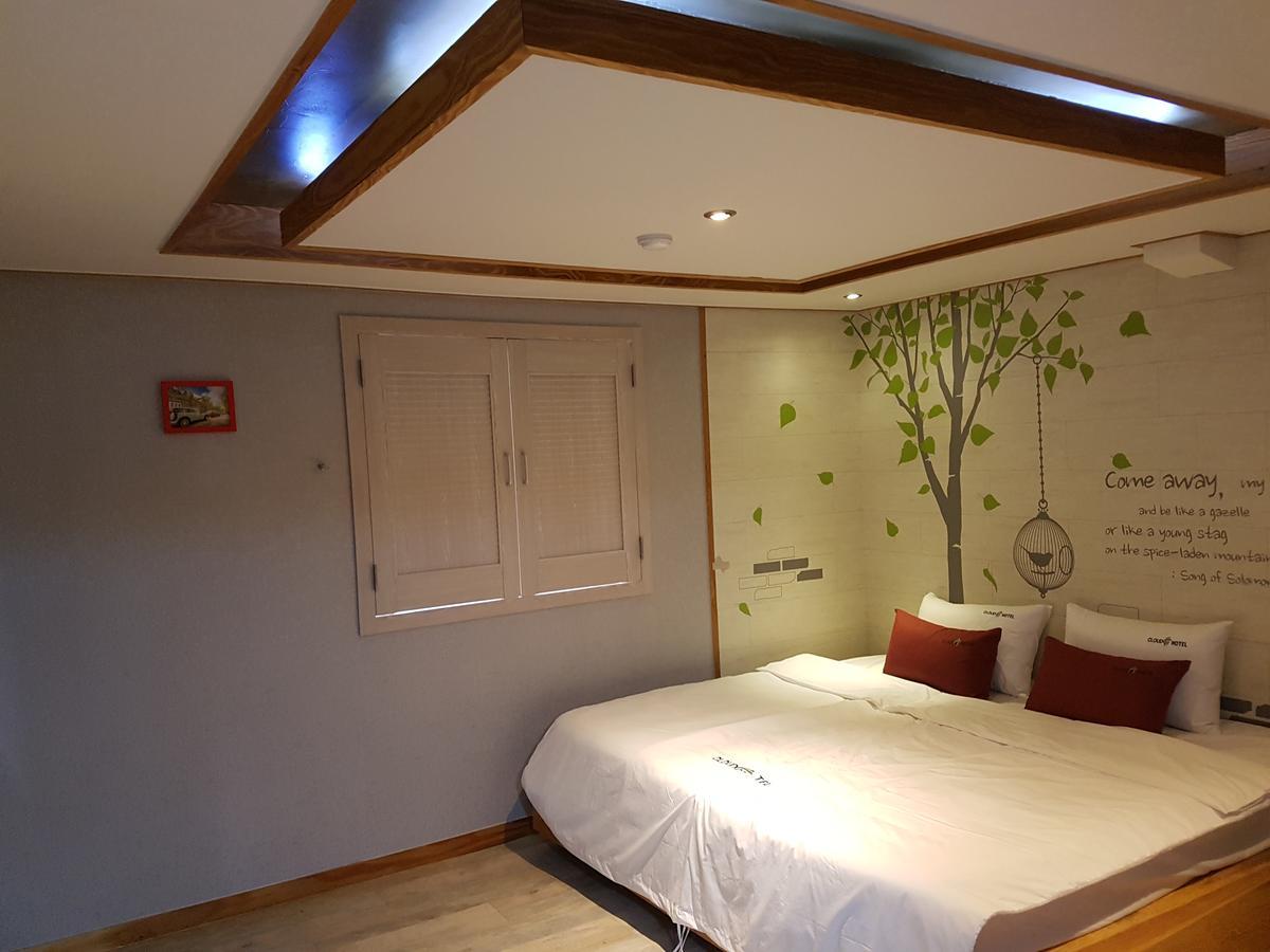 Cloud Nine Hotel Gimhae Habitación foto
