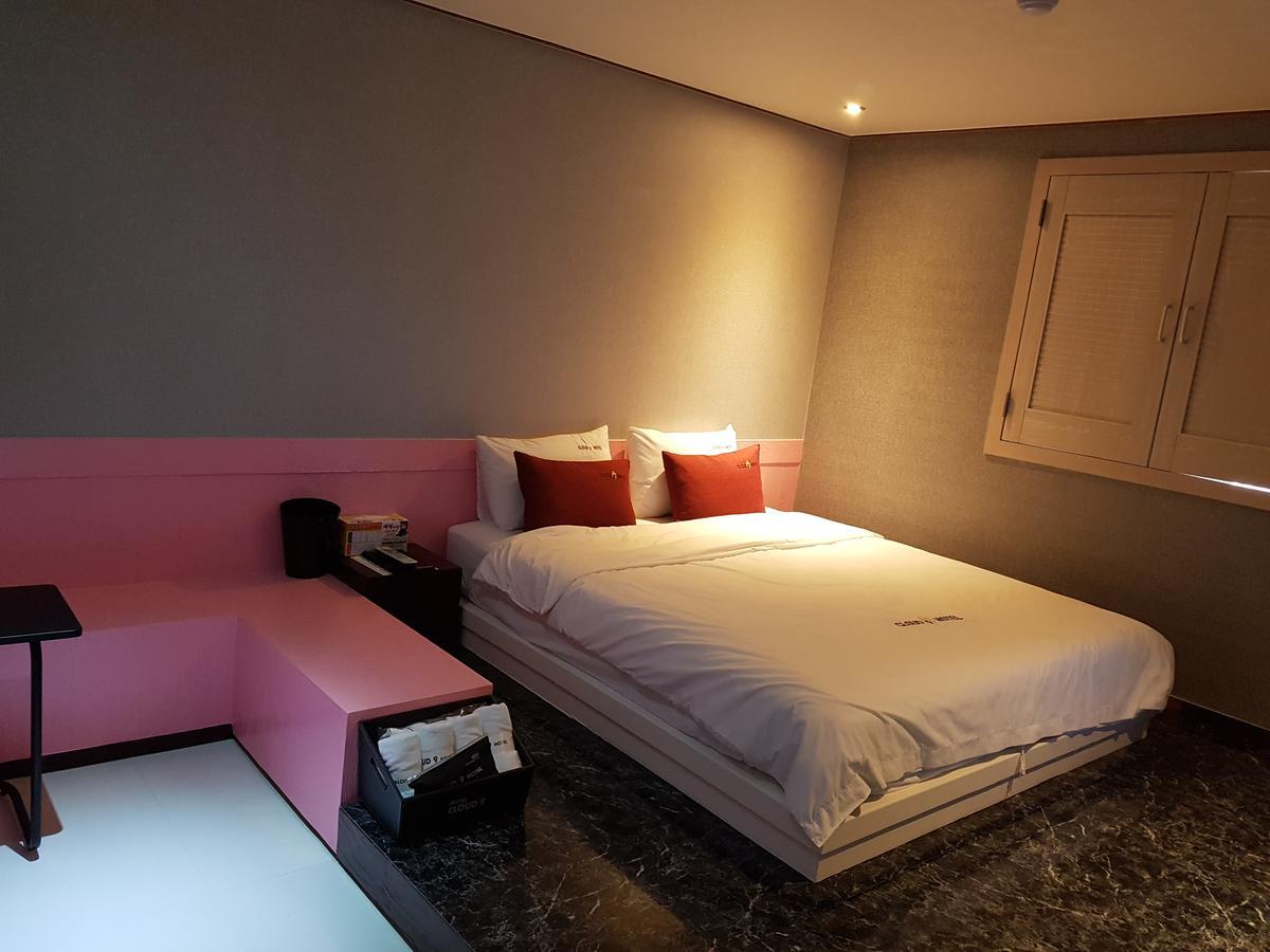 Cloud Nine Hotel Gimhae Habitación foto